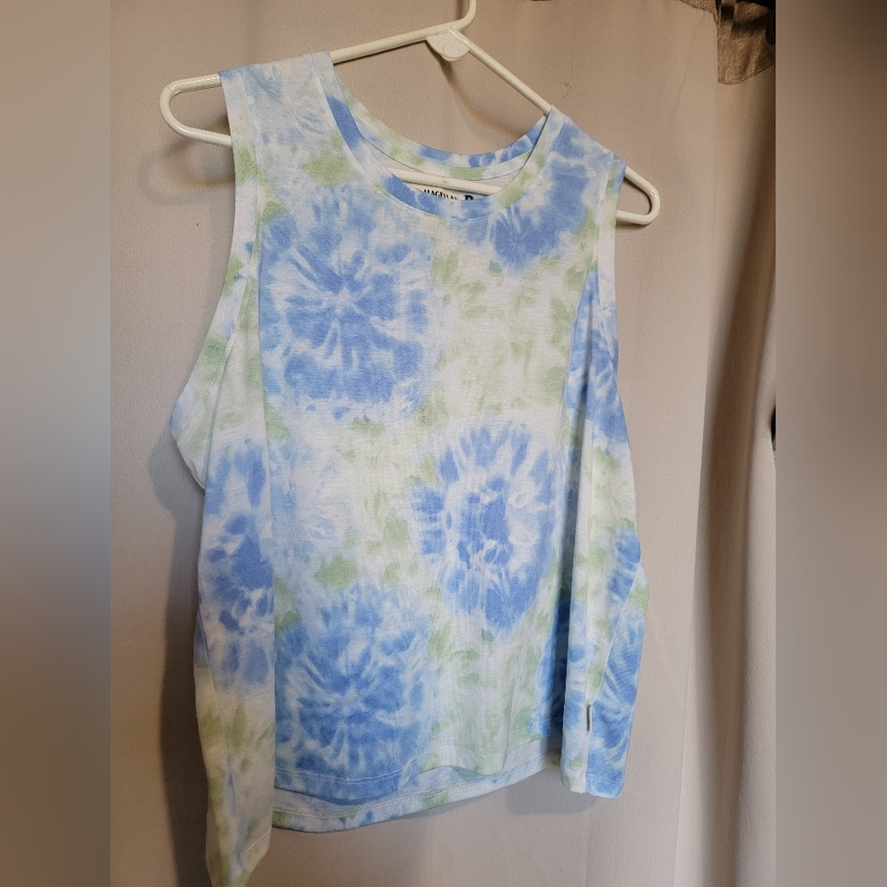 Womens crop tank top